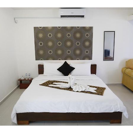 มาวาร์ วิลลา บาตูฮิตัม Hotel Kampung Sungai Karang ภายนอก รูปภาพ