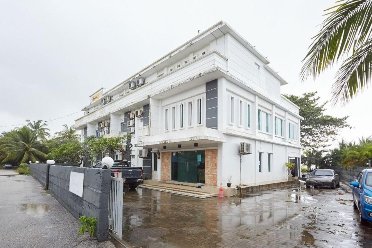 มาวาร์ วิลลา บาตูฮิตัม Hotel Kampung Sungai Karang ภายนอก รูปภาพ