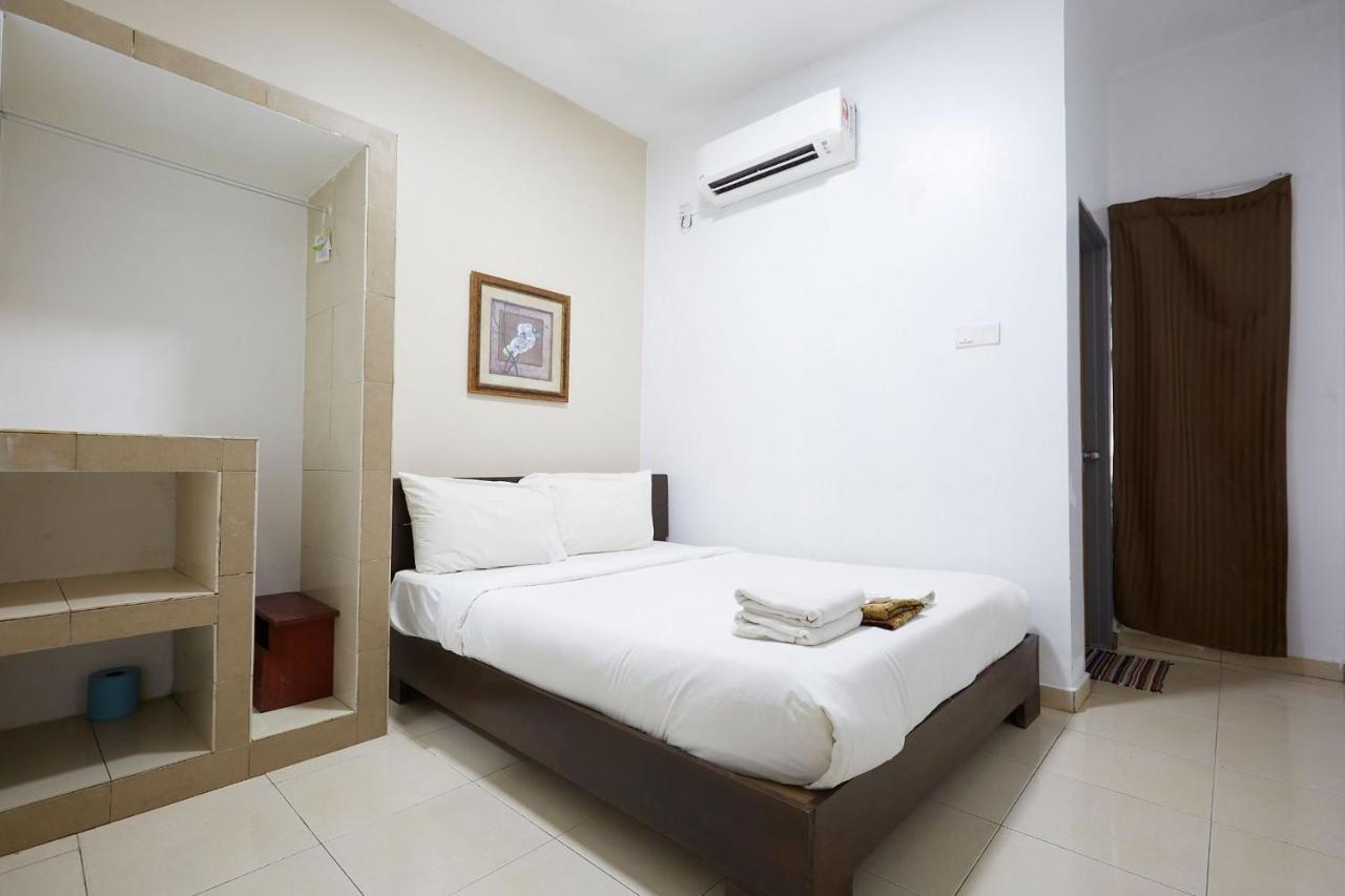 มาวาร์ วิลลา บาตูฮิตัม Hotel Kampung Sungai Karang ภายนอก รูปภาพ