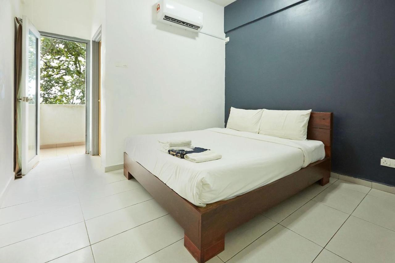 มาวาร์ วิลลา บาตูฮิตัม Hotel Kampung Sungai Karang ภายนอก รูปภาพ
