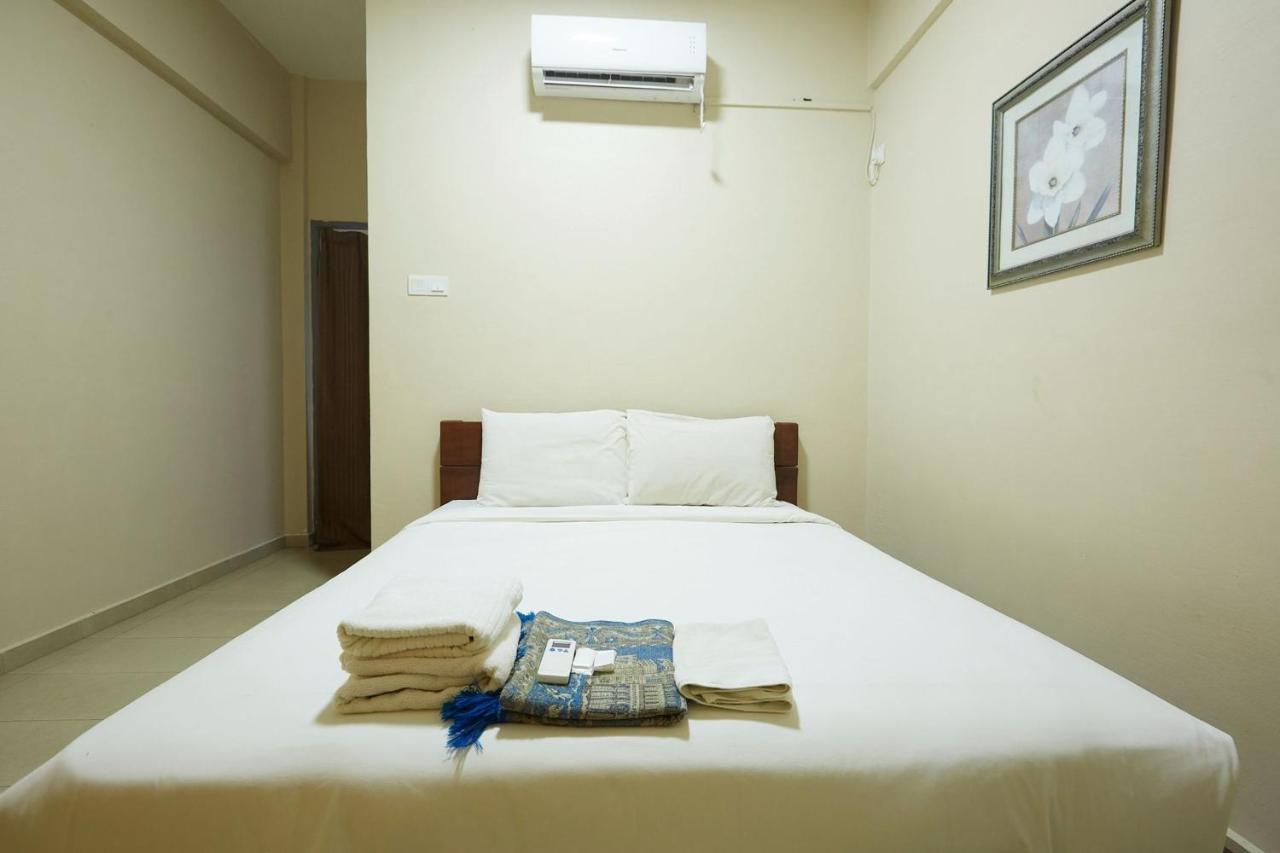 มาวาร์ วิลลา บาตูฮิตัม Hotel Kampung Sungai Karang ภายนอก รูปภาพ