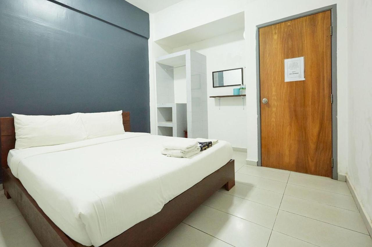 มาวาร์ วิลลา บาตูฮิตัม Hotel Kampung Sungai Karang ภายนอก รูปภาพ